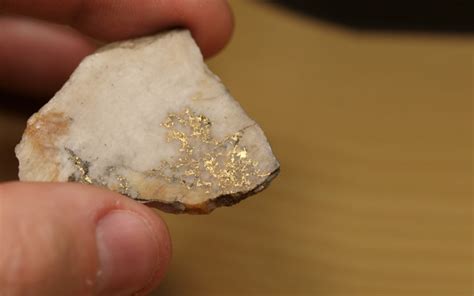 turn  natural gold quartz specimens  beautiful jewelry