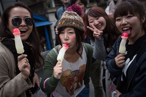 Foto Video Tradiţie Japoneză Festivalul Penisului Sărbătorit Pe Stradă