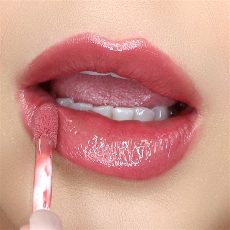natural lip gloss  pretty lip plumping gloss kismet cosmetics