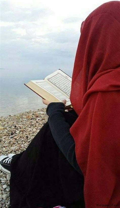 image  good girl reading quran  islamic dp  fb girls islam