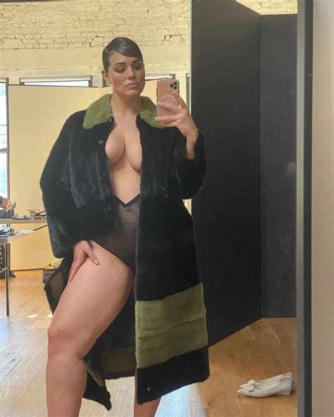 ashley graham naked on selfie in 2021 11 photos video