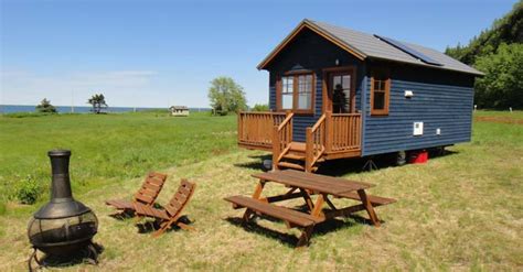grid rentals unique tiny cabins   grid vacation homes
