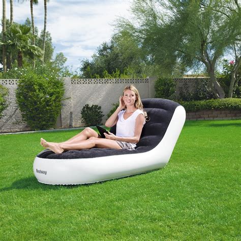 trendspotting    loving inflatable chairs  holiday season foter