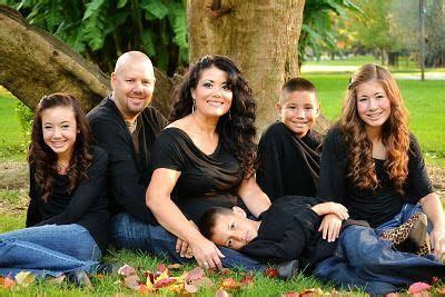 love  matching black shirts  blue jeans family portrait outfits fall family