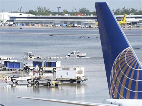 fort lauderdale airport  closed  friday   flooding