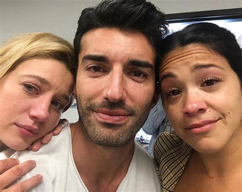 jane the virgin s final table read was pretty emotional