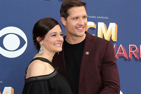 walker hayes  wife grieving death  seventh child