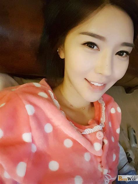 Hyeyeon Cho Beautiful Korean Racequeen With A Smile That Can Melt You