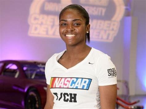 Brehanna Daniels Goes From Women S Basketball To Nascar Pit Crew