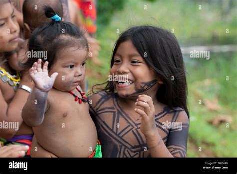 Mittelamerika Panama Gatun See Embera Indian Village Typische Happy