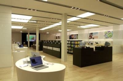 today  apple history apple stores reinvent computer sales cult  mac