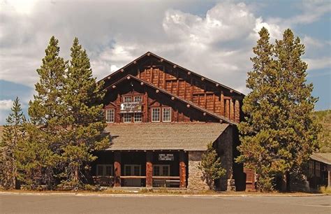 yellowstone national park cabin reservations