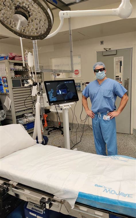 first augmented reality total knee surgery performed in the us