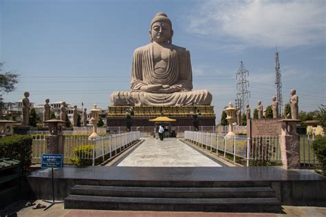 explore  holiest buddhist pilgrimage sites  india  awaken