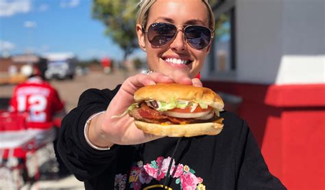 friday foodie finds short stop deluxe burgers      location fox news colorado