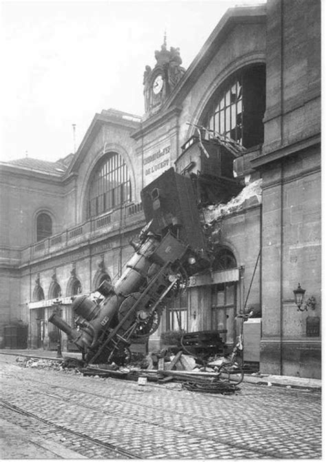 granville paris express train   crashed   gare