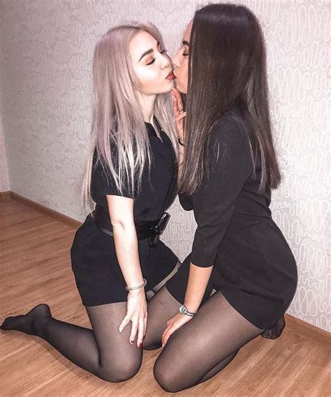 Lesbians Kissing Girls Kissing Lesbian Dating Sites Teen Feet