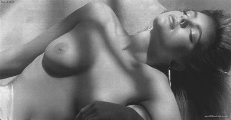 erika eleniak nude pictures gallery nude and sex scenes
