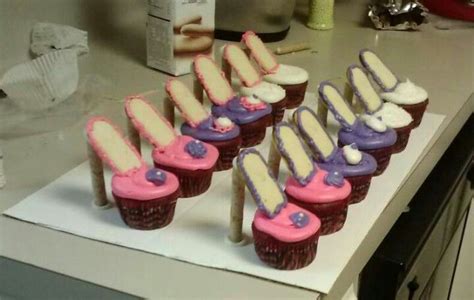 shoe cupcake shoe cupcakes desserts delicious