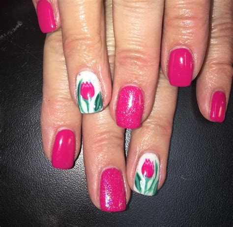 pink tulip nails nailart tulip nails daisy nails flower nails