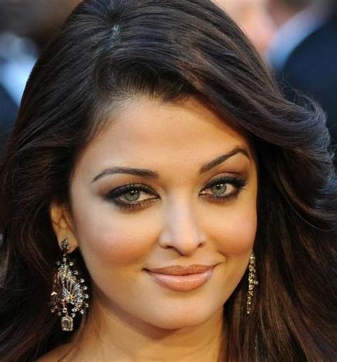Top Ten Bollywood Actresses With Smoky Eye Makeup