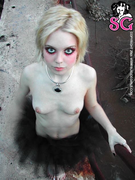 naked goth woman blowjob excelent porn