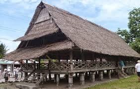 rumah adat pulau maluku papua budaya indonesia