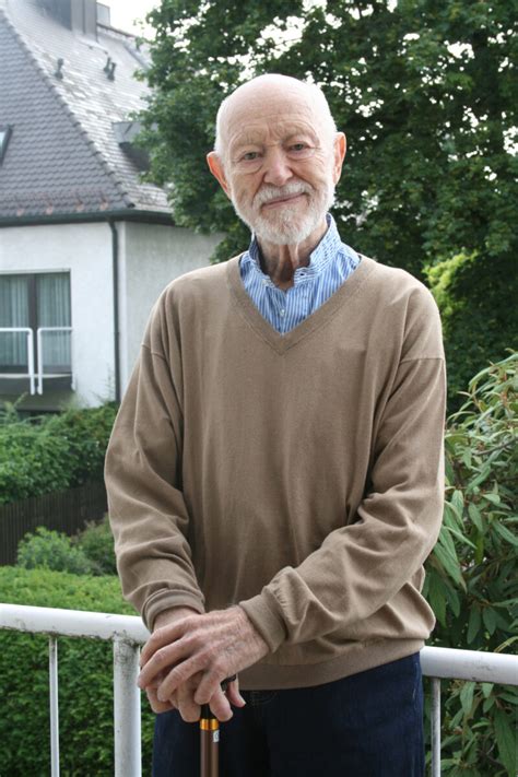 video ich peter pan ein gespraech mit schauspieler ernst jacobi