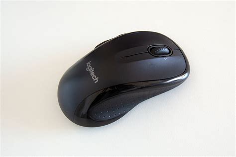 logitech  wireless mouse comfort meets customization   programmable device