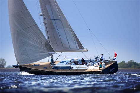 contest  cs luxury sailing yacht  spacious interior