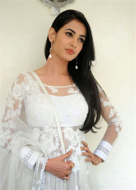 High Quality Bollywood Celebrity Pictures Sonal Chauhan