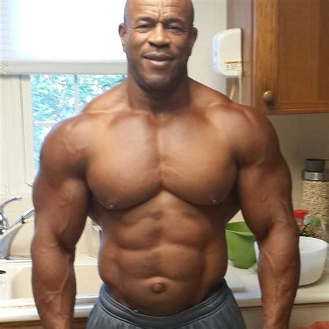 damn daddy is jacked and oh those abs… pecs muscle men big muscles bodybuilding workouts