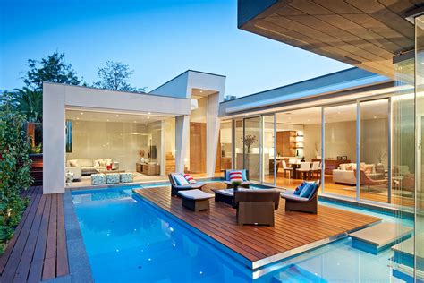 elegant modern home  integrated swimming pool australia