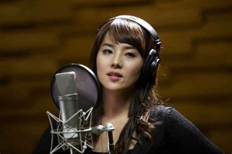 asian celebrity girls kim yoo jin singer and korean actress