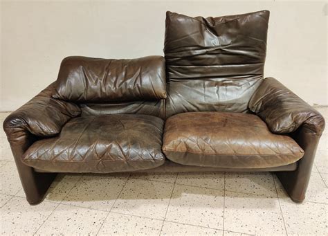leather maralunga sofa  vico magistretti  cassina
