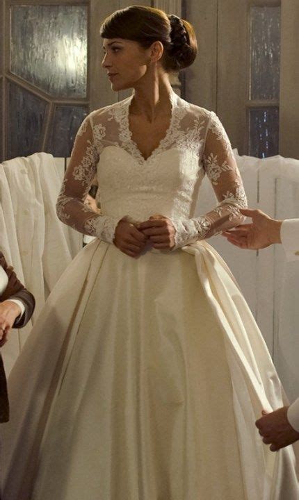 los parecidos reales del vestido de novia “velvet” moda en serie wedding en 2019