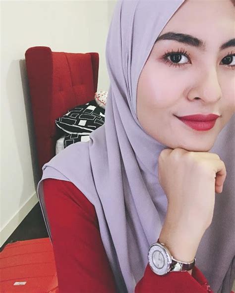 Pin On Artist Malaysia Hijab Style