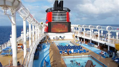 top  cruise ship attractions  families travelage west