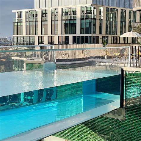 the world´s first see through sky pool opens in london