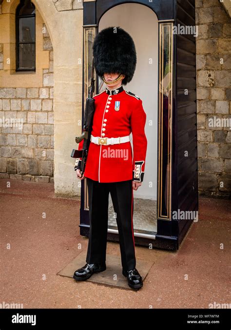 london england    british royal guard  red uniform