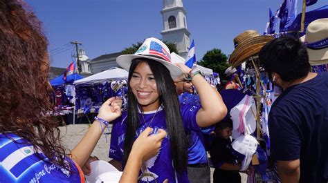 annual salvadoran american festival in hempstead celebrates culture