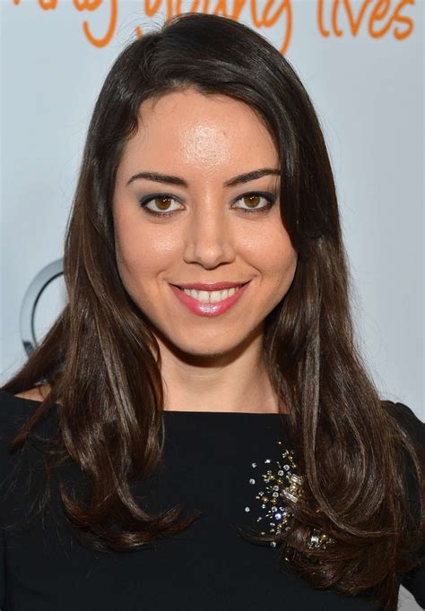 aubrey plaza hot hd wallpapers high resolution pictures