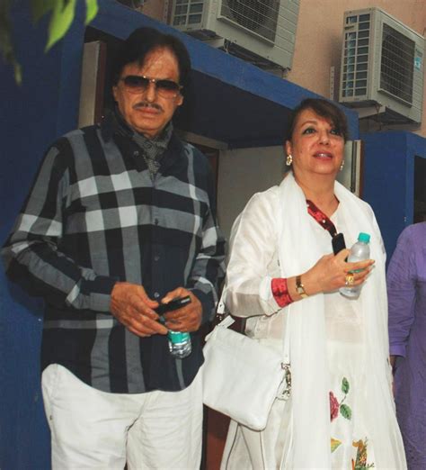Sanjay Khan With Wife Zarine Khan At The Condolence Meet