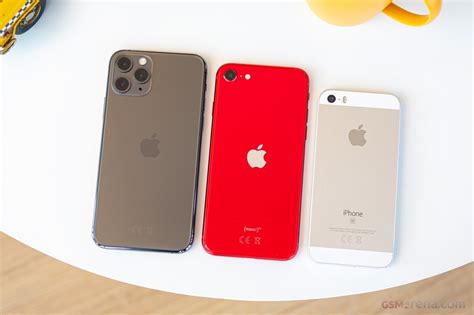 apple iphone se 2020 pictures official photos