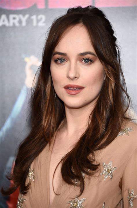 dakota johnson looks incredible in plunging nude gown at how to be single premiere celebrity
