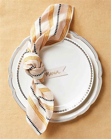 fold dinner napkins   wedding wedding ideas