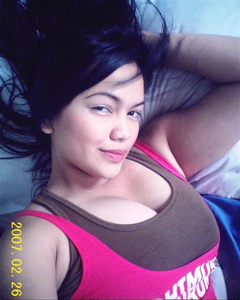 Indonesian Girls With Big Boobs Pose 17