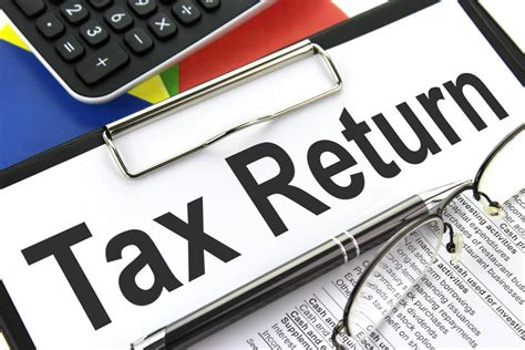 tax return clipboard image