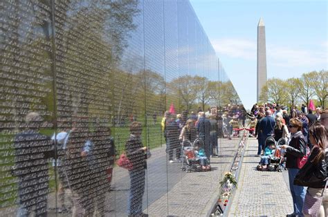 vietnam veterans memorial facts designer controversy britannica
