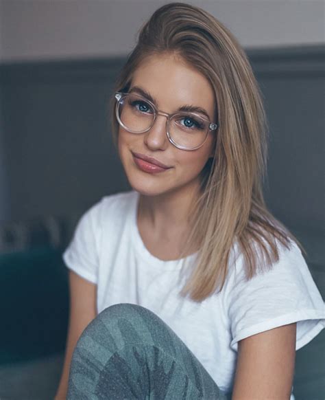 pin  women  glasses smart   sexy